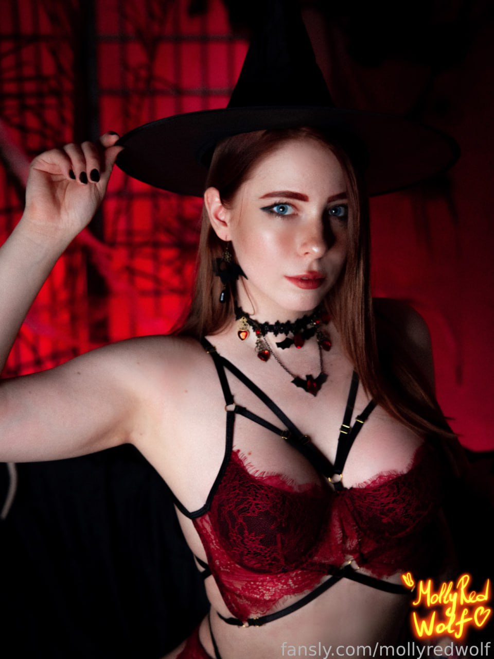 MollyRedWolf