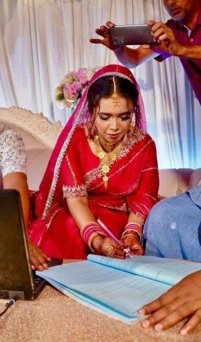 Bengali Cheater Wife Showing Fingering In Doggy New 24 Min Video Don't Miss